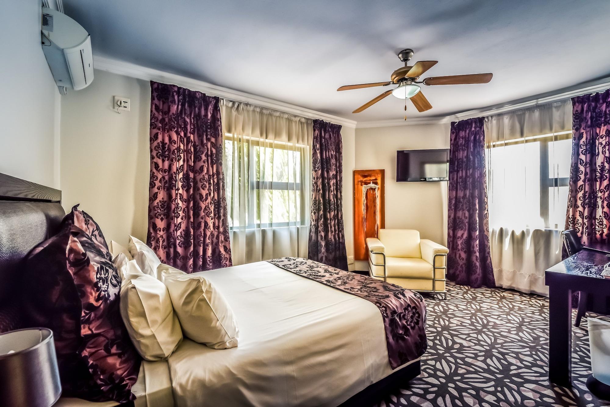 The Lakes Hotel & Conference Centre Benoni Esterno foto