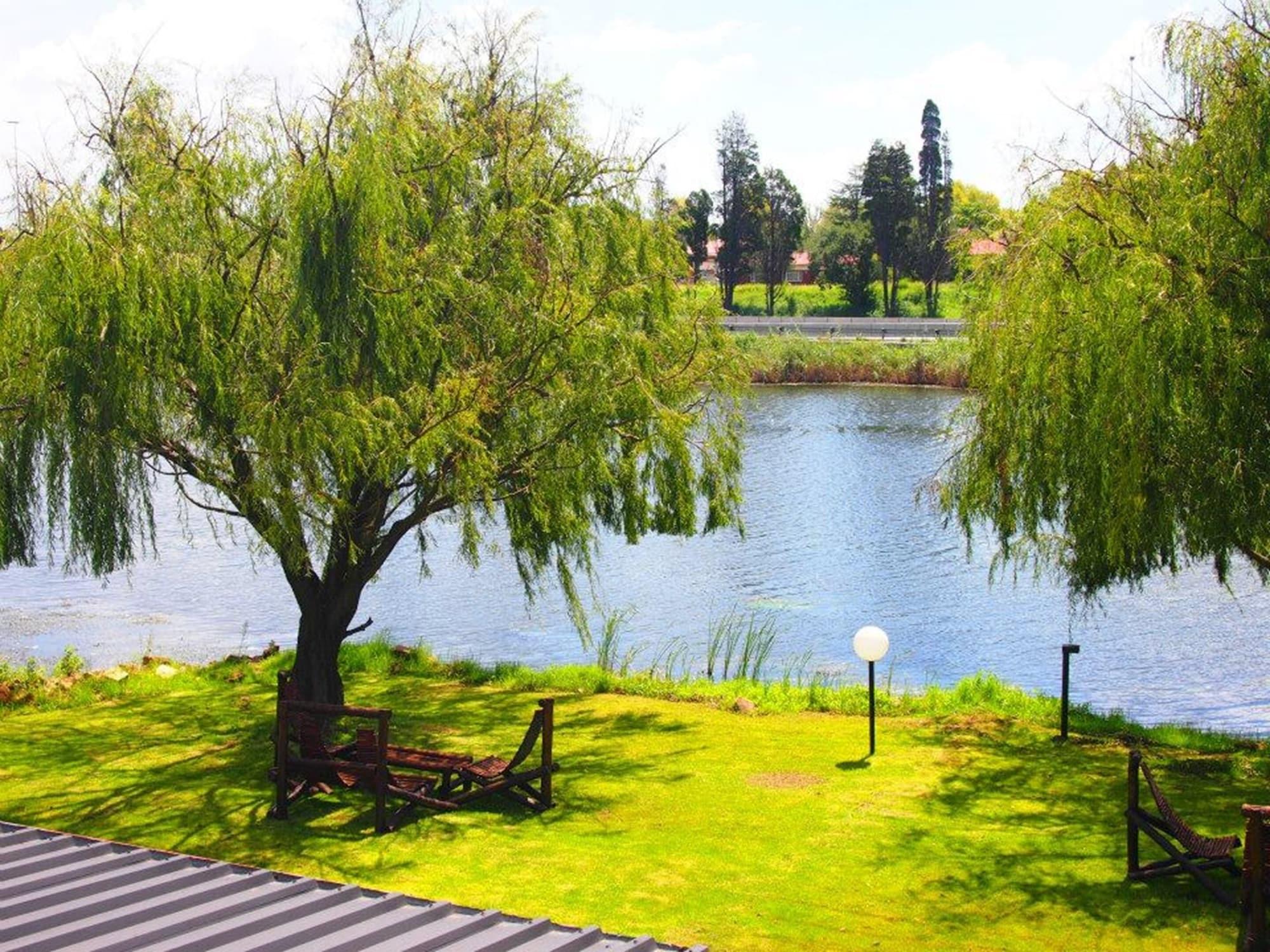 The Lakes Hotel & Conference Centre Benoni Esterno foto