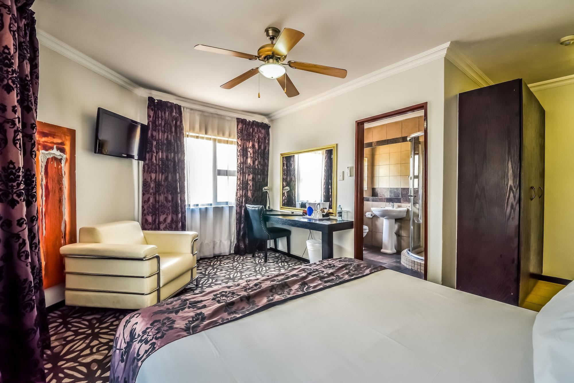 The Lakes Hotel & Conference Centre Benoni Esterno foto