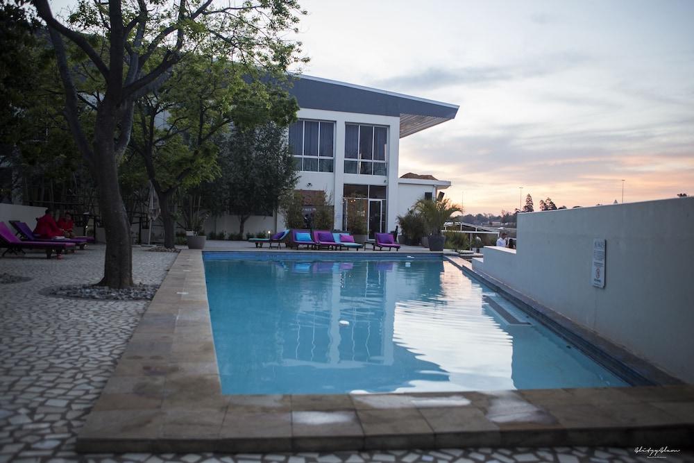 The Lakes Hotel & Conference Centre Benoni Esterno foto