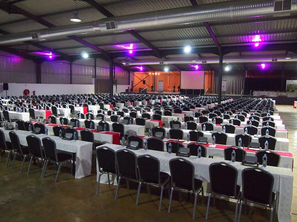 The Lakes Hotel & Conference Centre Benoni Esterno foto