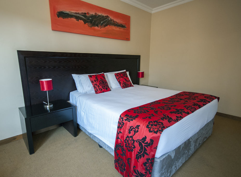 The Lakes Hotel & Conference Centre Benoni Esterno foto