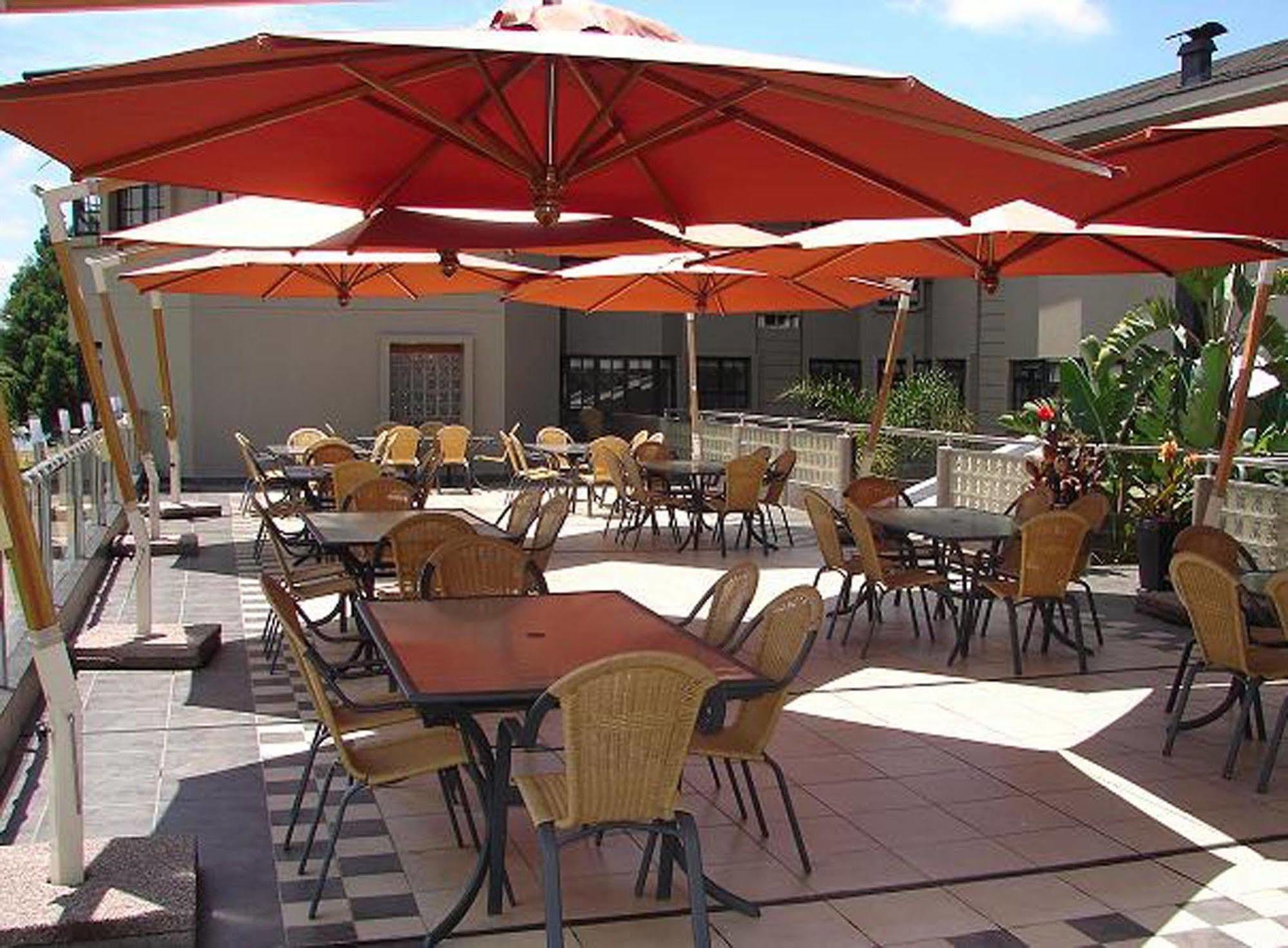 The Lakes Hotel & Conference Centre Benoni Esterno foto