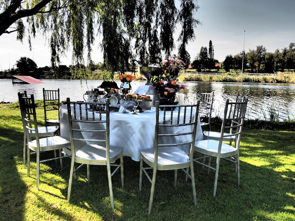 The Lakes Hotel & Conference Centre Benoni Esterno foto